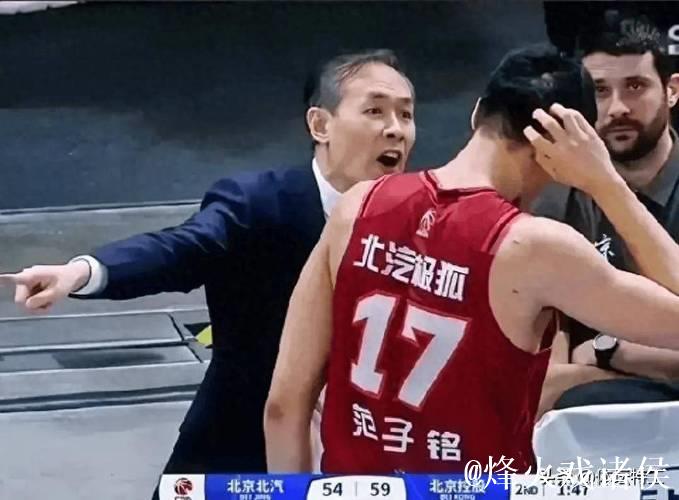 600万薪水却DNP三节!垃圾时间刷4分,球迷讽刺:赢27分正负值竟-5 600万薪水却DNP三节!垃圾时间刷4分,球迷讽刺:赢27分正负值竟-5